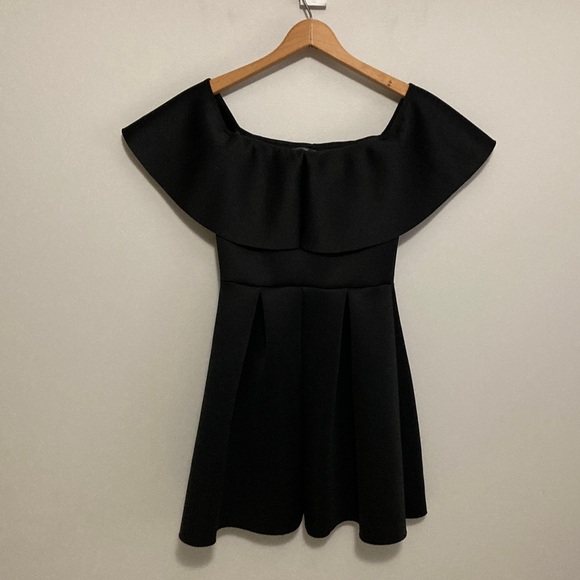 Charlotte Russe Black Off The Shoulder Scuba Knit Skater Dress Size Small - Picture 5 of 8